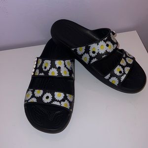 Crocs 2 strap sandals men’s 6 women’s 8 lightly worn